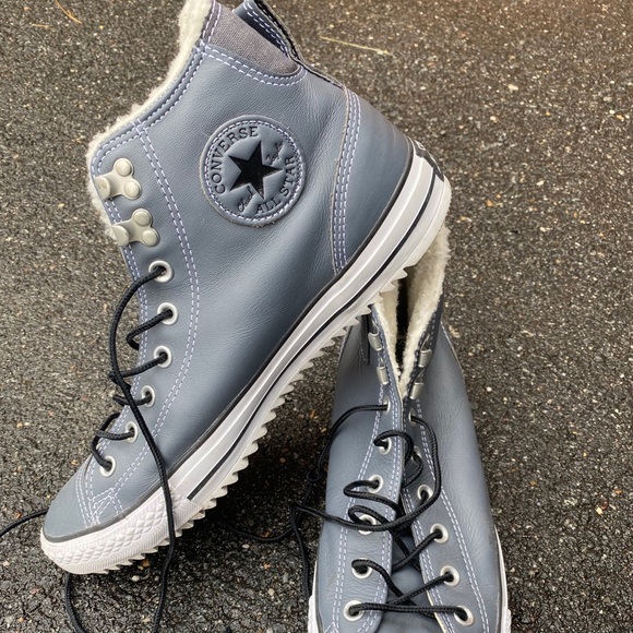 Various shoe lot - Picture 4 of 8